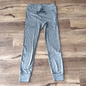 Offiline by aerie Heather grey regular rise warm-up legging, M